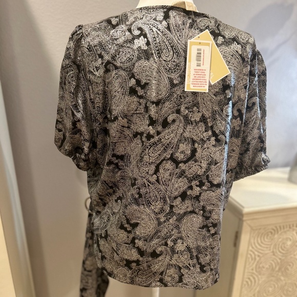 Michael Kors Womens Foil Paisley Wrap Blouse - Picture 3 of 16